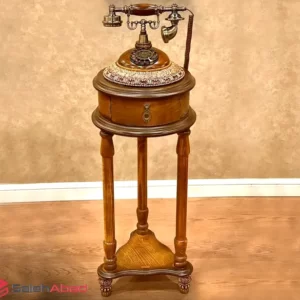 فروش عمده تلفن چرخشی کنار سالنی چوبی
