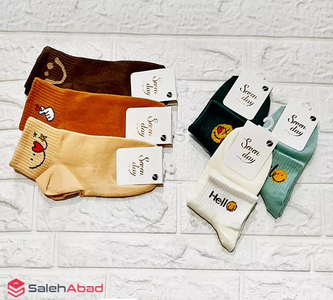 فروش عمده جوراب نیم ساق طرح استیکر SEVENDAY