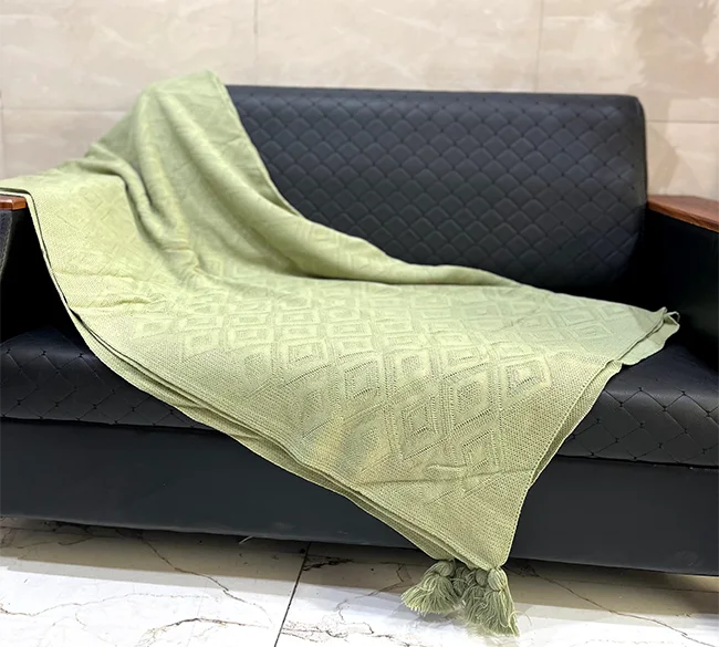 شال مبل اکریلیک طرح لوزی منگوله دار ۳ متری