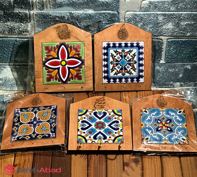فروش عمده جاکلیدی دیواری چوبی طرح کاشی