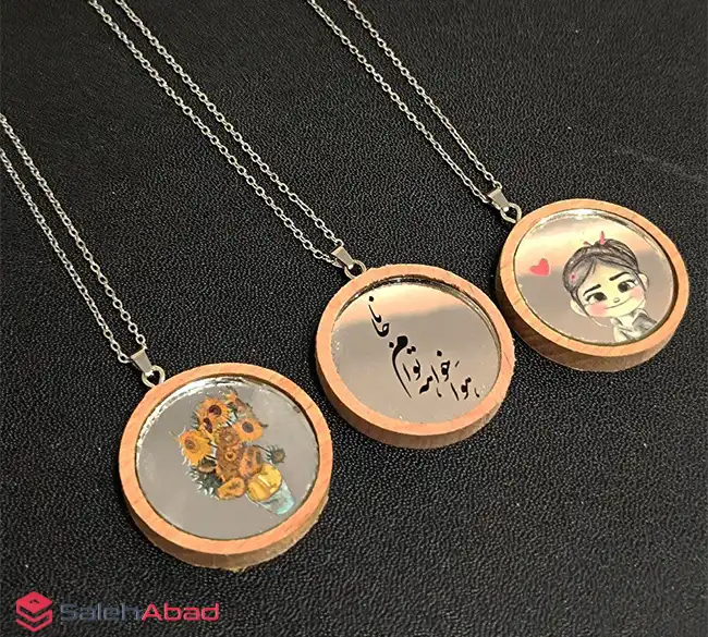 فروش عمده گردنبند آینه نوشته دور چوبی