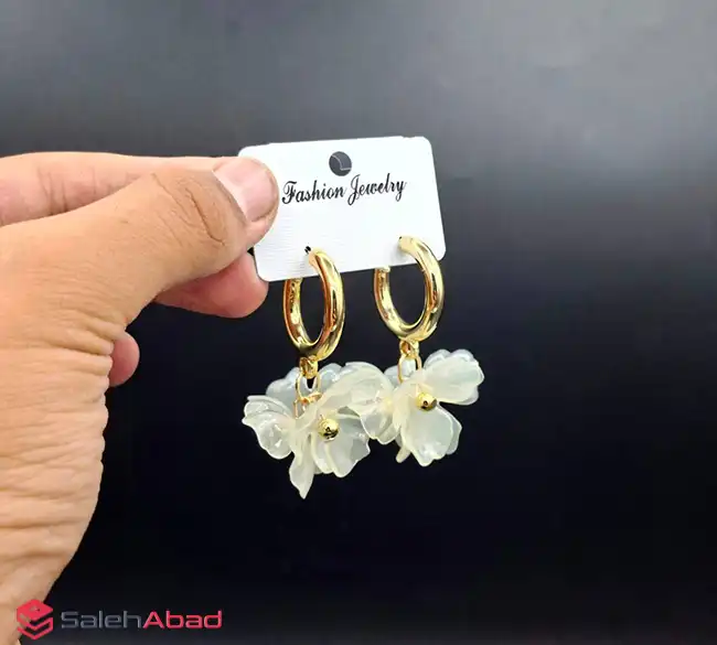 فروش عمده گوشواره گل سفید طلایی