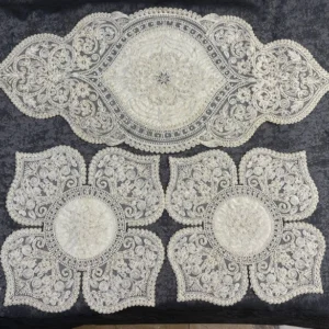 ست رومیزی ۳ تکه دانتل‌کار شده